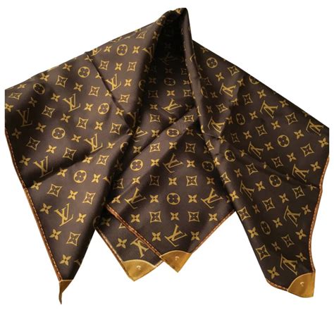 carre de soie louis vuitton|louis vuitton scarf.